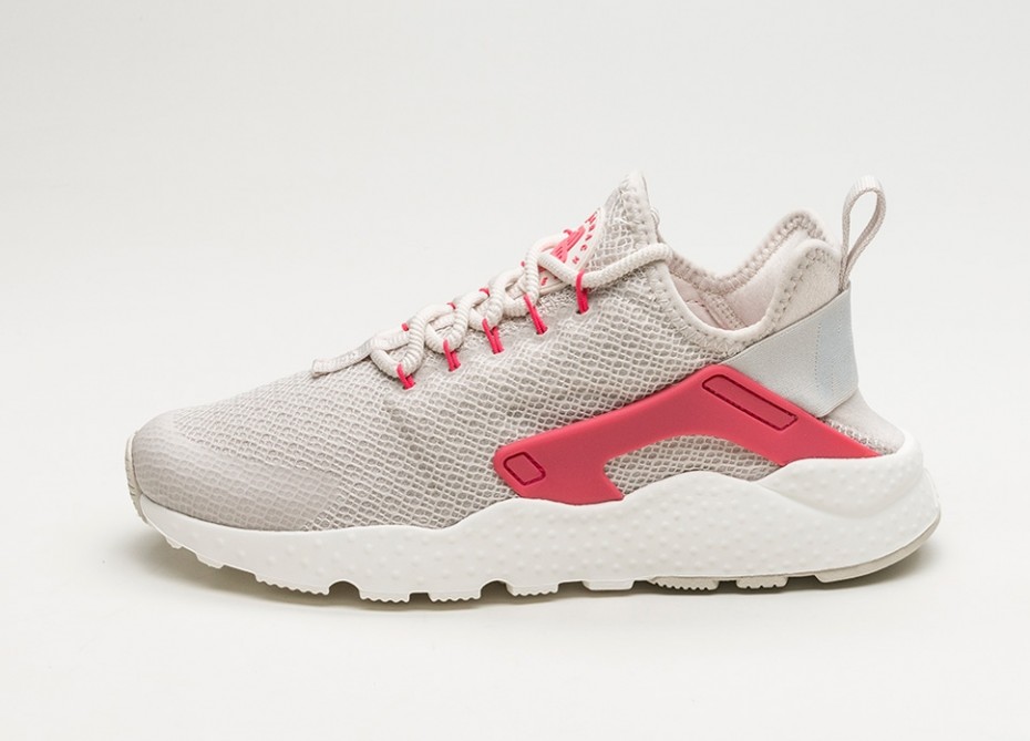 Nike Wmns Air Huarache Run Ultra (Light Orewood Brown / Siren Red - Sail) Nike Wmns Air Huarache Run Ultra (Light Orewood Brown / Siren Red - Sail)