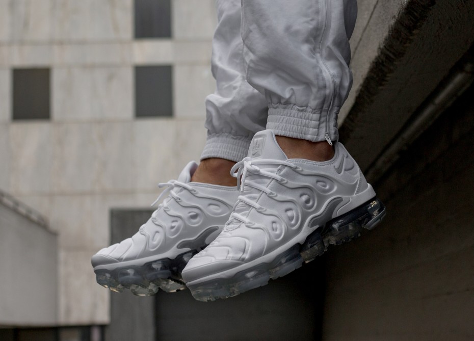 Nike Air Vapormax Plus (White / Pure Platinum - Wolf Grey) Nike Air Vapormax Plus (White / Pure Platinum - Wolf Grey)